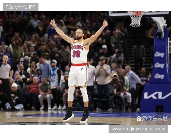 勇士又靠库里活着，那几记三分堪称神迹，勇士是库里的球队